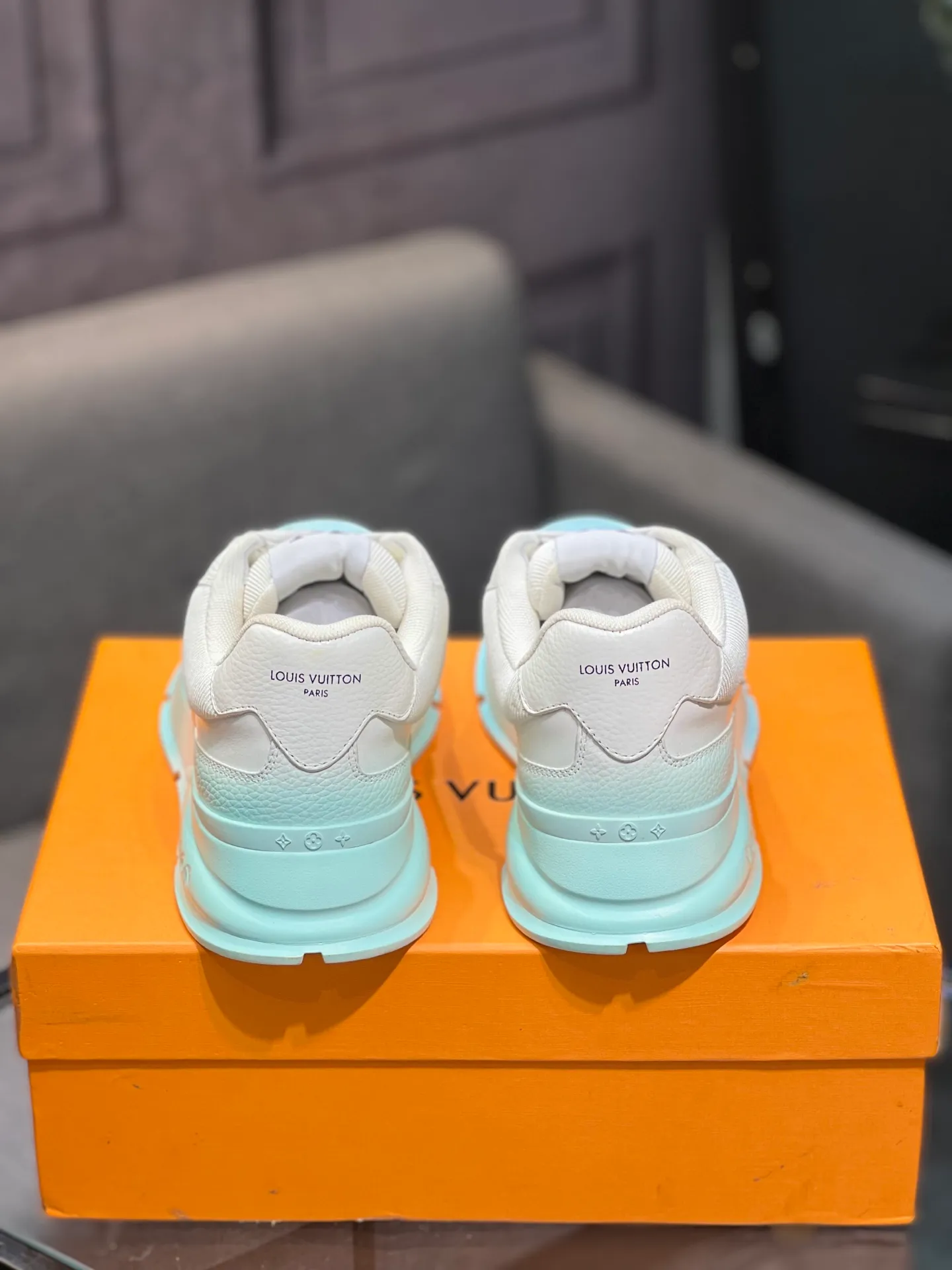 Men's shoes 💰760 LV | Louis Vuitton 2025𝐬𝐬 Spring and summer new styles, couples' models, men's models come out first. The counter focuses on the latest casual shoes. Hard goods are new🆕 ❥Purchase level! Full of high-end feel! A popular model among bloggers at home and abroad, it’s retro and fashionable and looks amazing on your feet! Wear a lot of happiness! Mainly recommended model on the official website★ ▪️Upper: Original custom-made imported calfskin fabric ▪️Inner lining: breathable gauze imported from Italy ▪️Outsole: rubber foam ➕tpu high-end outsole ▪️Shoe size: 36-44 (customized for 45 and 46)